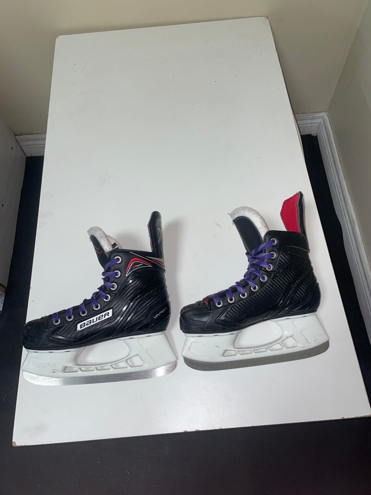 Bauer Vapor X300 Hockey Skates Size 2 (used)