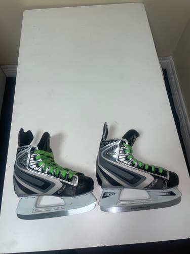CCM Custom 01 Hockey Skates Yth 13 (used)