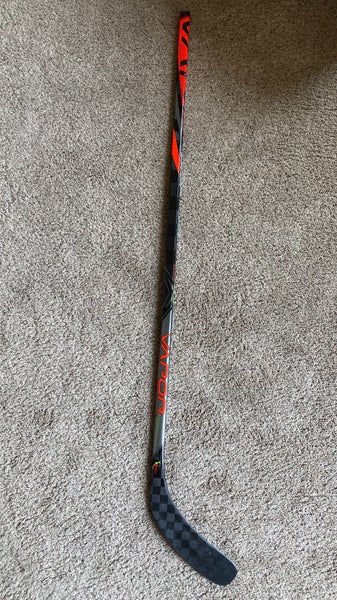 Intermediate New Right Handed Bauer Vapor FlyLite Hockey Stick P88 Pro Stock