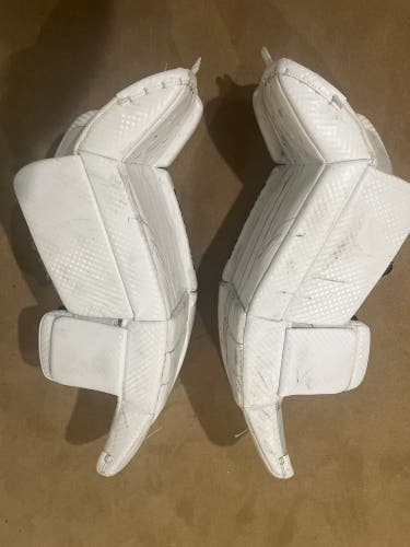 Vaughn V9 Goalie leg pads