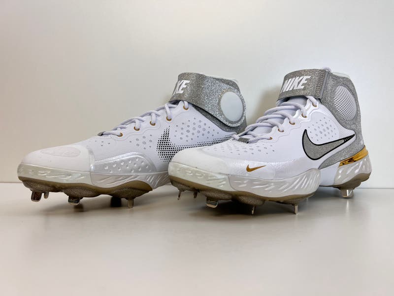 Nike Alpha Huarache Elite 3 Mid Baseball Cleats White Silver