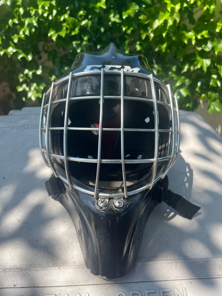 Used CCM 9000 Goalie Mask Medium
