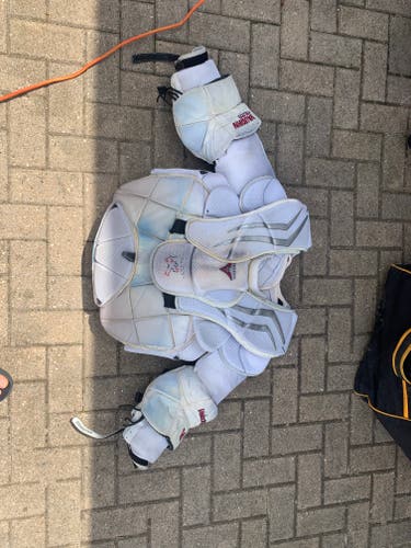 Used Large Vaughn Velocity V6 Goalie Chest Protector Pro Stock