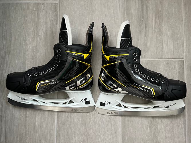 Used CCM Regular Width Pro Stock Size 7 Super Tacks AS3 Pro Hockey Skates