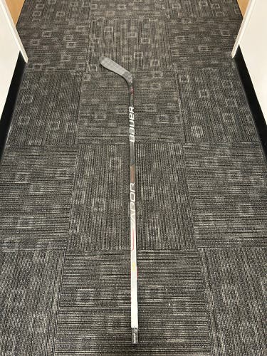Used Left Hand P28 Vapor Hyperlite Hockey Stick