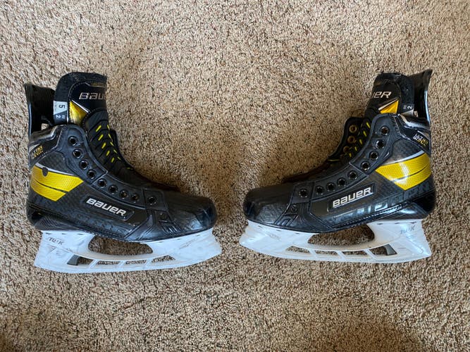 Senior Used Bauer Supreme UltraSonic Hockey Skates Regular Width Size 5