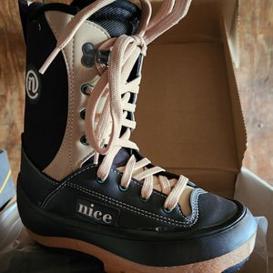NEW Reactor Nice Lace-Up Integrated Snowboard Boots