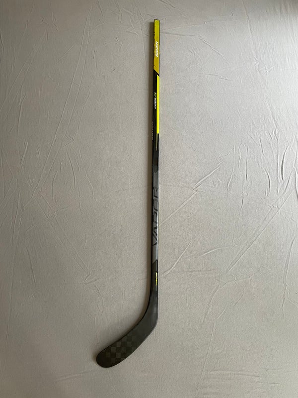 Used Senior Bauer Left Hand Vapor Hyperlite Hockey Stick P28 Pro Stock #185