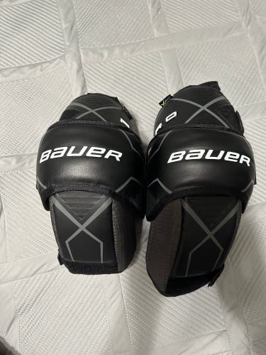 Hyperlite Chest, Bauer Knees, Bauer Paints