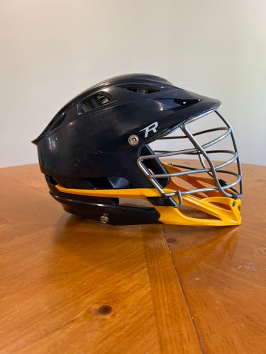 Player's Cascade R Helmet