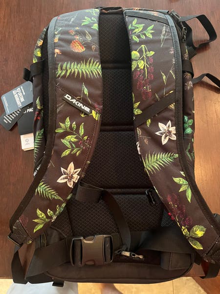 Dakine Women's Heli Pack 12L Woodland Floral Design | SidelineSwap