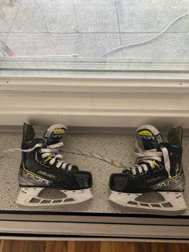 Used Bauer Regular Width  Size 10 Vapor 3X Hockey Skates