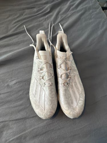 Men’s football cleats