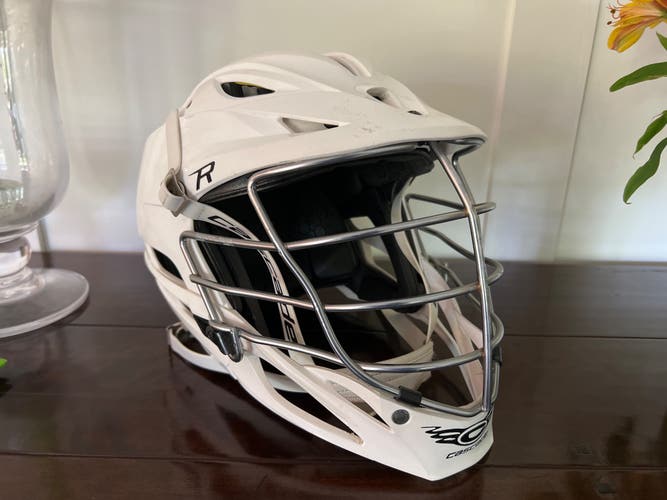 Player's Cascade R Helmet