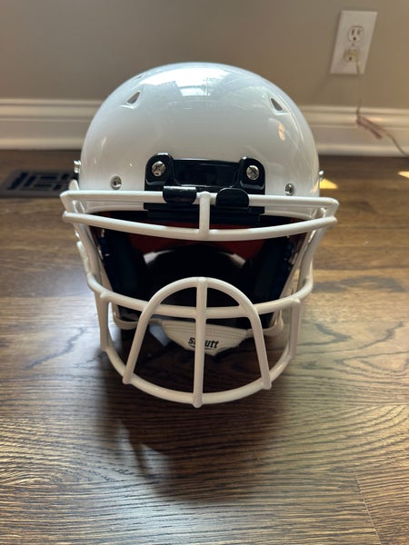 SCHUTT Youth Recruit R3 Size Large Football Helmet 798600 White