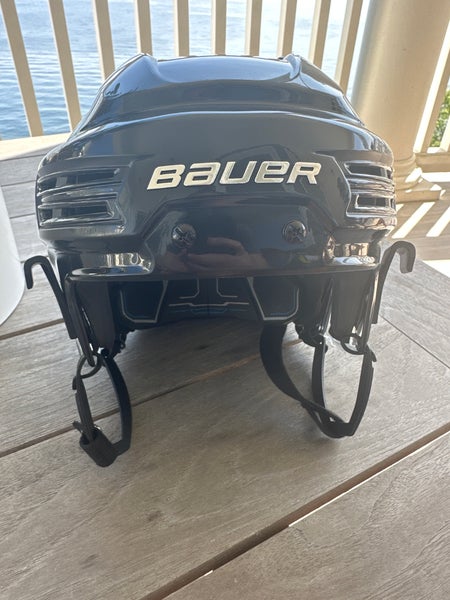 Used Small Bauer Re-Akt 200 Helmet