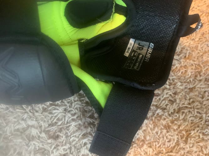 Used Medium Bauer  Vapor 2x Elbow Pads
