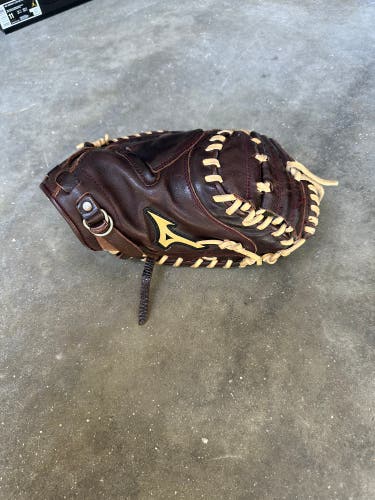 Used Right Hand Throw  Professional model Baseball Glove