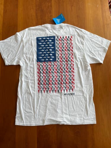 Brand New Men’s Large Columbia Fish United States Flag Design T-Shirt Red White Blue