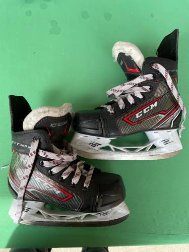 Used CCM JetSpeed FT360 Hockey Skates D&R (Regular) 12 - Youth