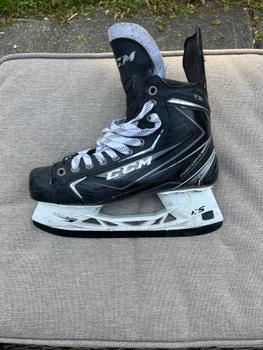 Used CCM Regular Width Pro Stock Size 9 RibCor 70K Hockey Skates