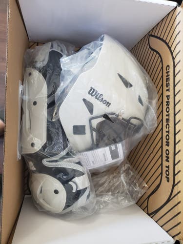 New Wilson EZ Gear Kit Catcher's Set