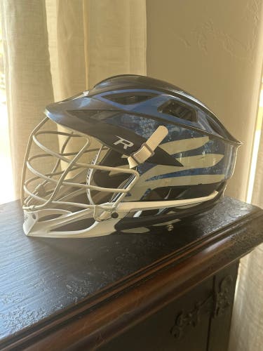 Player's Cascade R Helmet