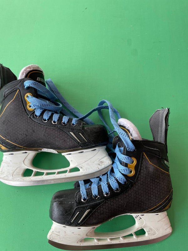 Junior Used Bauer Supreme Hockey Skates D&R (Regular) 1.5