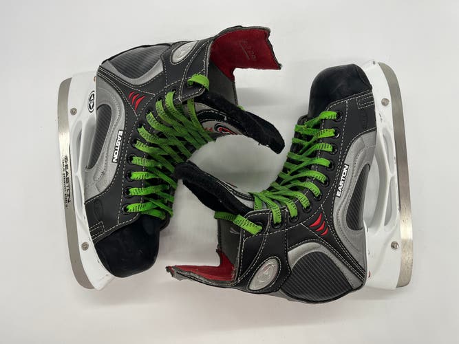 Easton Synergy 900 Size 5.0 D  Ice Hockey Skates Junior