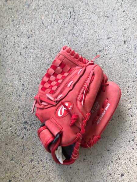 Used Rawlings Highlight Series Right Hand Throw Pitcher Baseball