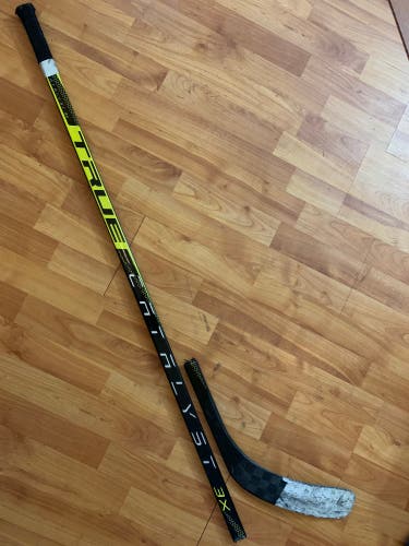 Broken True Catalyst 3X Senior Hockey Stick