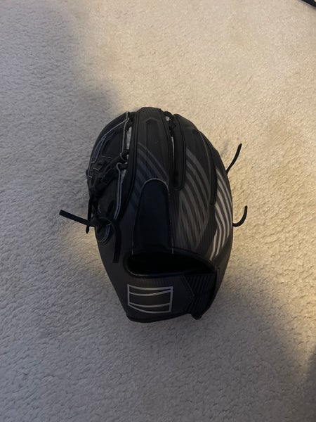 Pitcher's 11.75" REV1X Baseball Glove LHT Close to New