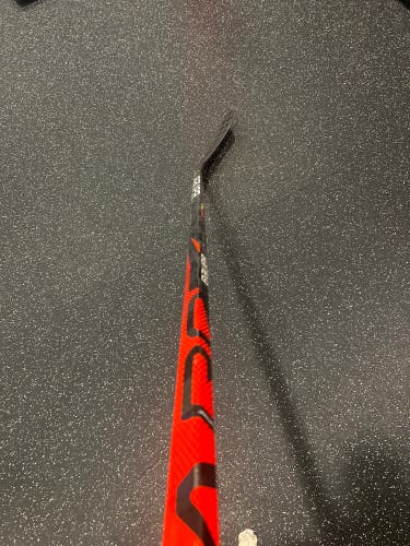 Right Handed Vapor FlyLite Hockey Stick