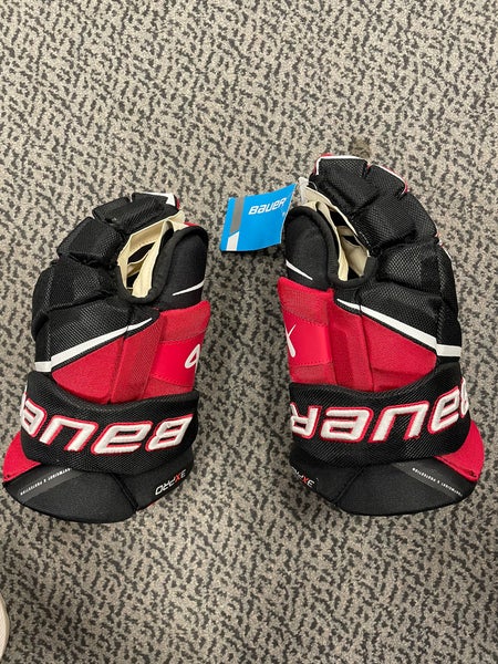 Bauer Black/Red Vapor 3X Pro 15” gloves