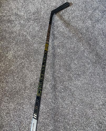 Senior Right Handed P92 Pro Stock Supreme 2S Pro Hockey Stick