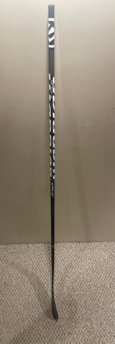 Senior Right Handed W28 Alpha LX 30 Hockey Stick