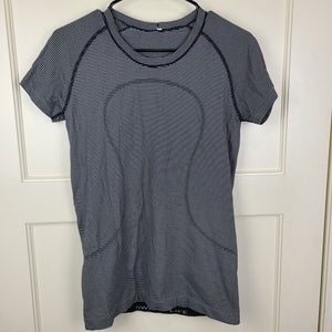 Lululemon Swiftly Tech Short Sleeve Shirt Running Women's Black Stripe Size: 10
