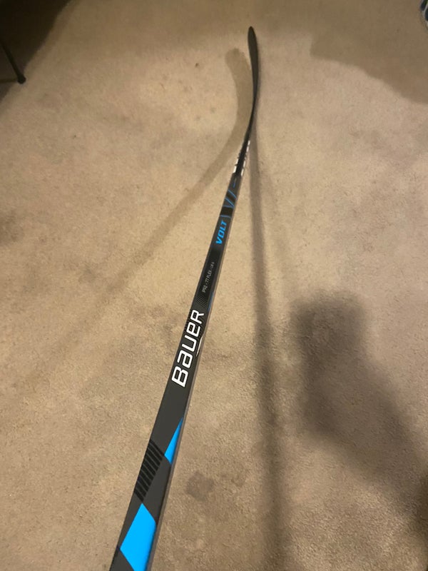 Intermediate Used Right Handed Easton Stealth Hockey Stick | SidelineSwap