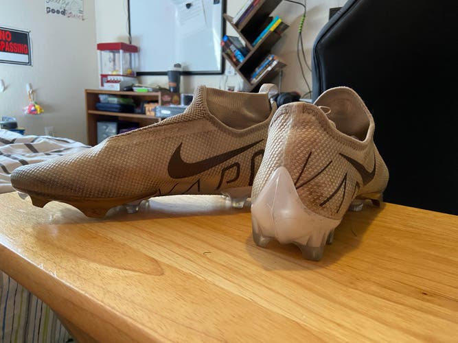 Men's Nike Vapor Cleats (Size 9.5)
