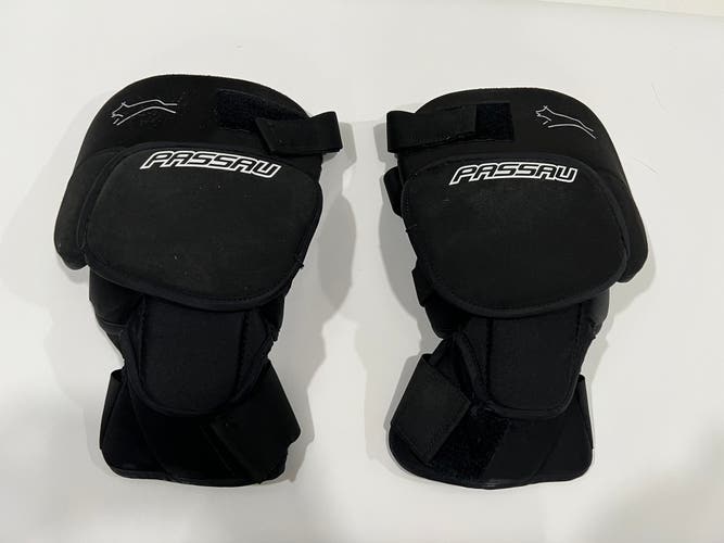 Passau Knee Pads - Size L/XL - Used