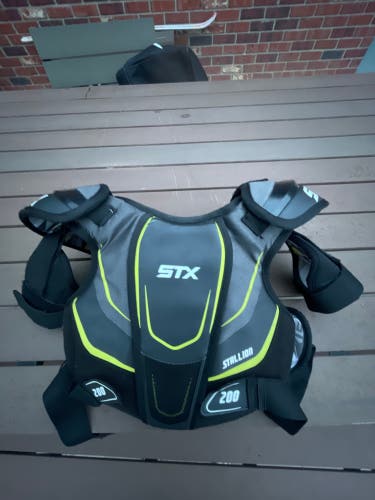 Youth Medium STX Stallion 200 Shoulder Pads