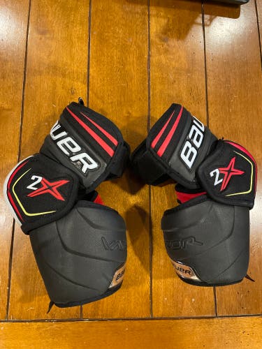 Used Medium Bauer  Vapor 2x Elbow Pads