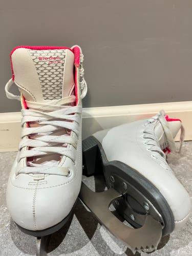 Used Riedell Figure Skates Size 2