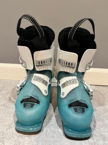 Kid's Used Salomon All Mountain Ski Boots Soft Flex