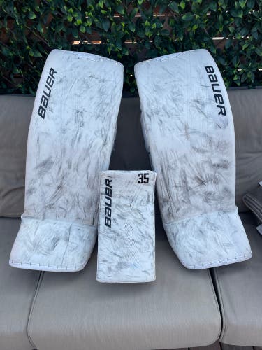 Bauer ultrasonic goalie pads and blocker