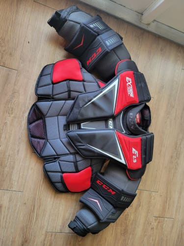 Used Medium CCM Extreme Flex Shield E2.9 Goalie Chest Protector
