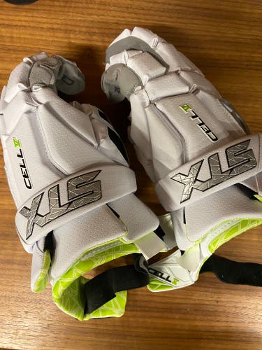 New STX Large Cell IV Lacrosse Gloves