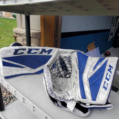 Used Intermediate Full-Right CCM P2.9 Gloves