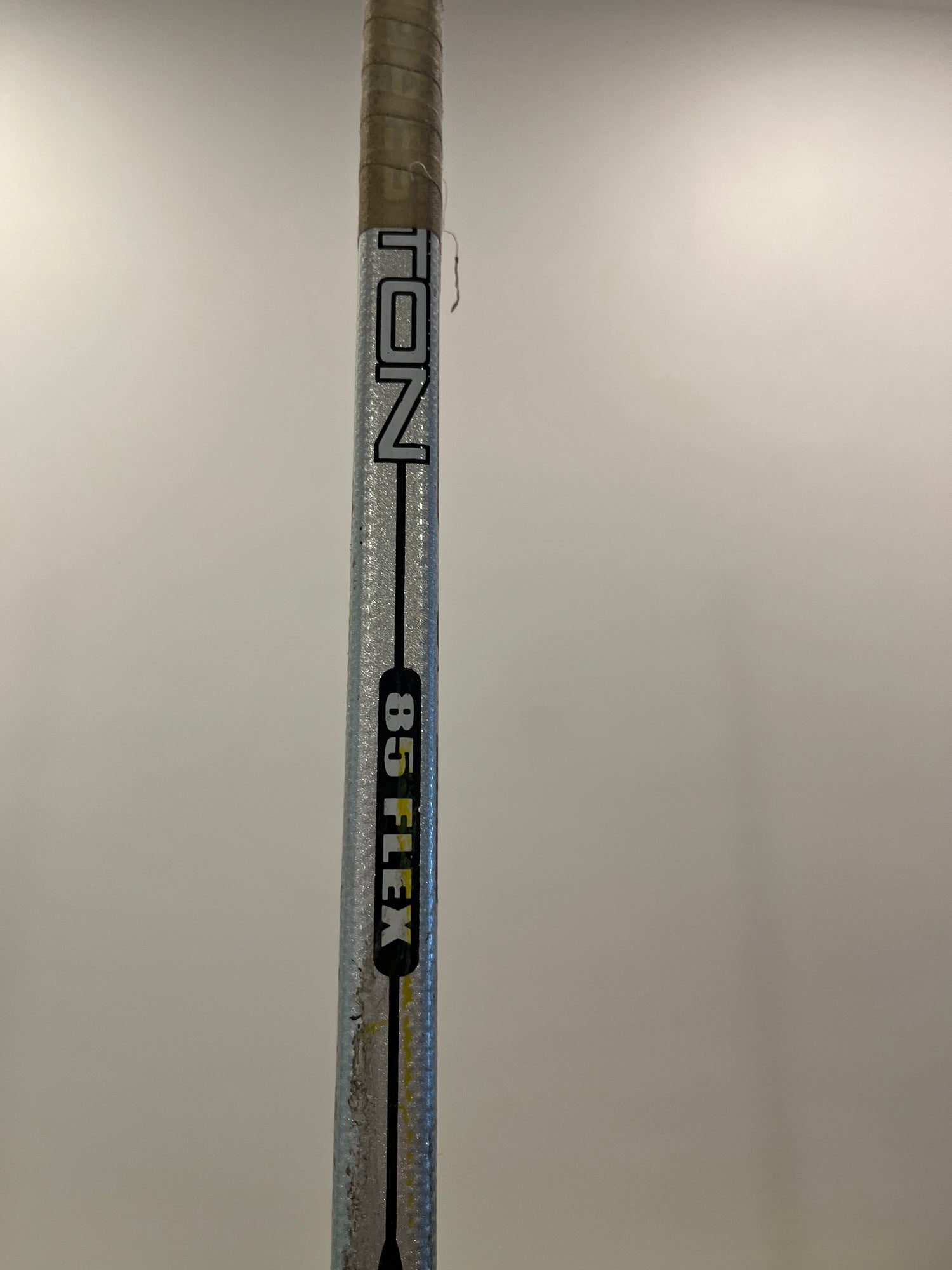 2023 Easton Synergy Hockey Stick, Grip, Silver, P92 - Perfect Edge