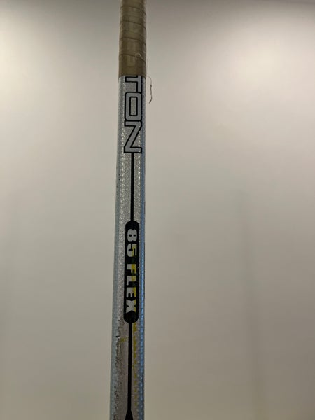 Senior Right Handed P92 Original Synergy Hockey Stick